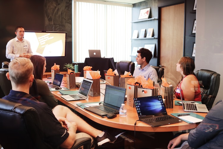 Your Comprehensive Guide to E-commerce Store Management